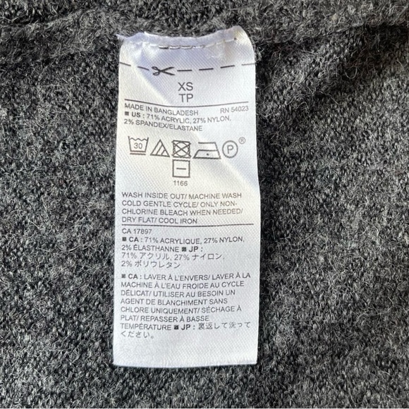 Banana Republic V Neck Sweater Women XS Gray Charcoal Classic Minimalist - Picture 8 of 10